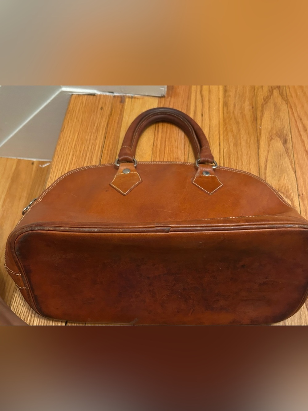 Authentic I Medici Firenze Italian Leather Handbag (Model IM2500). - Picture 4 of 6